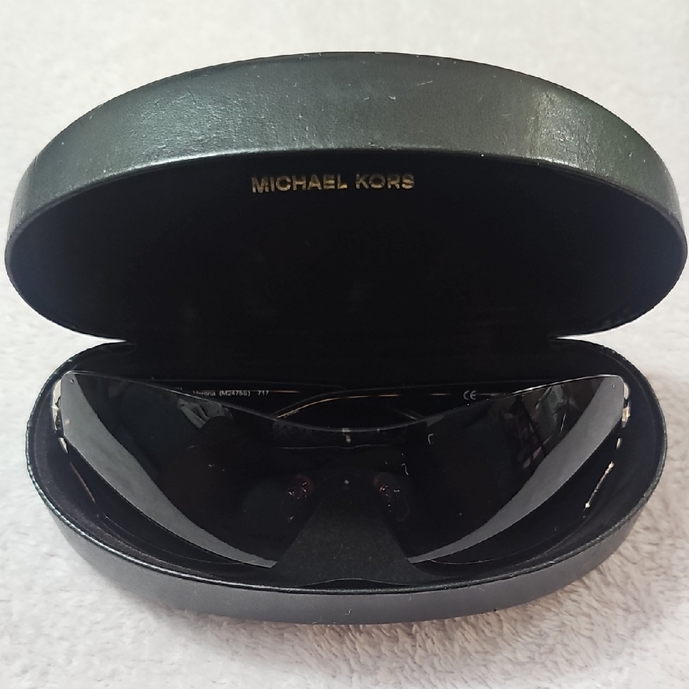 Michael Kors Black Sunglasses with Case. Michael Kors Verona (M2475S). 